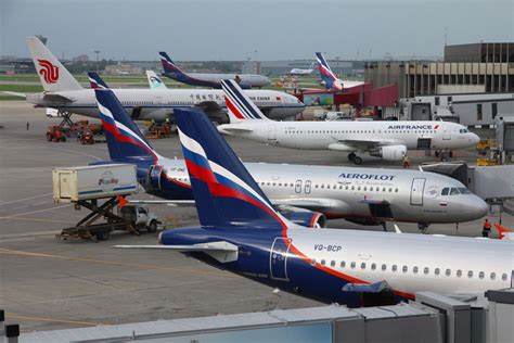 which airlines fly to moscow.